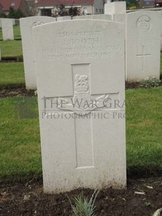 BROWN'S ROAD MILITARY CEMETERY, FESTUBERT - BOOTH, J